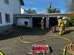 News: LZ Blecher, LG Voiswinkel, LG Scherf: Feuer Garage (Glöbusch) (06.04.2024, 10:36 Uhr)