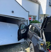 News: LG Voiswinkel, LG Scherf, LG Eikamp: Technische Hilfe nach Verkehrsunfall (Voiswinkel) (04.07.2026, 11:04 Uhr)