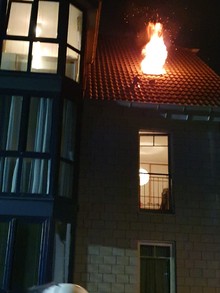 Gemeindealarm: Wohnungsbrand im Dachgeschoss (Erberich)