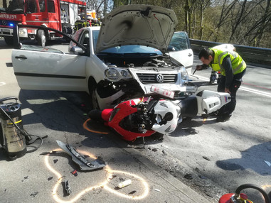 News: LZ Nord &amp; Süd: Technische Hilfe nach Verkehrsunfall (Blecher)