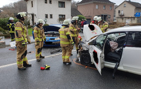 News: LZ Blecher, LG Voiswinkel: Technische Hilfe nach Verkehrsunfall (Odenthal) (05.01.2023, 11:55 Uhr)